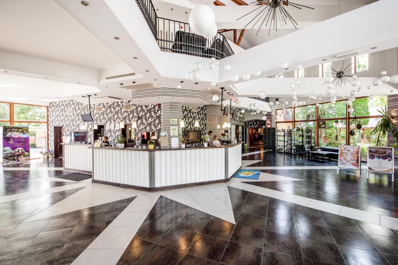 Session Hotel Ráckeve Екстериор снимка
